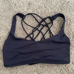 Lululemon free to be bra